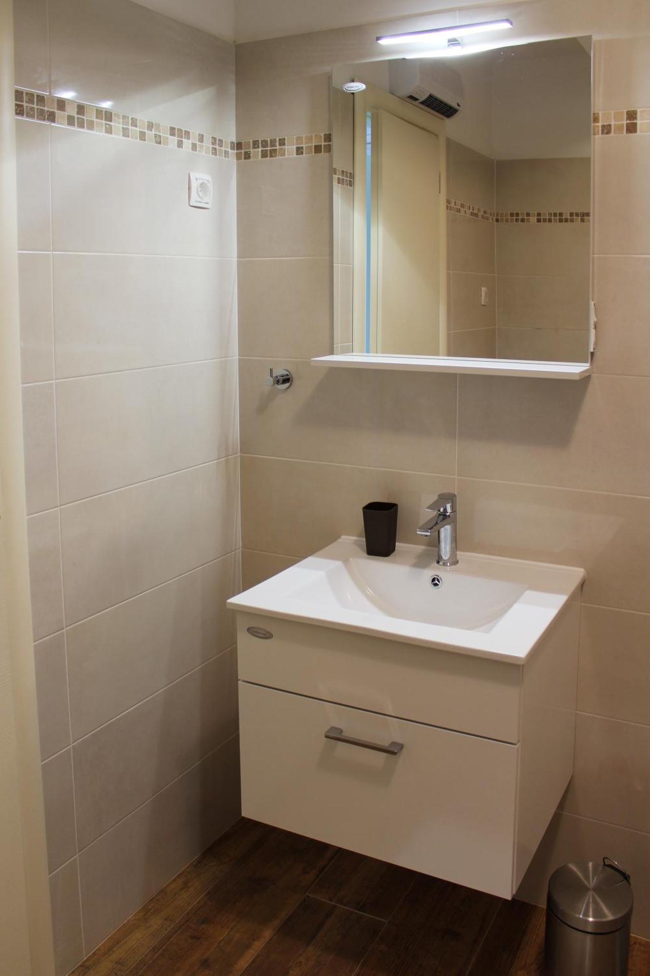 Apartmani Marin1 Vrbnik Oda fotoğraf