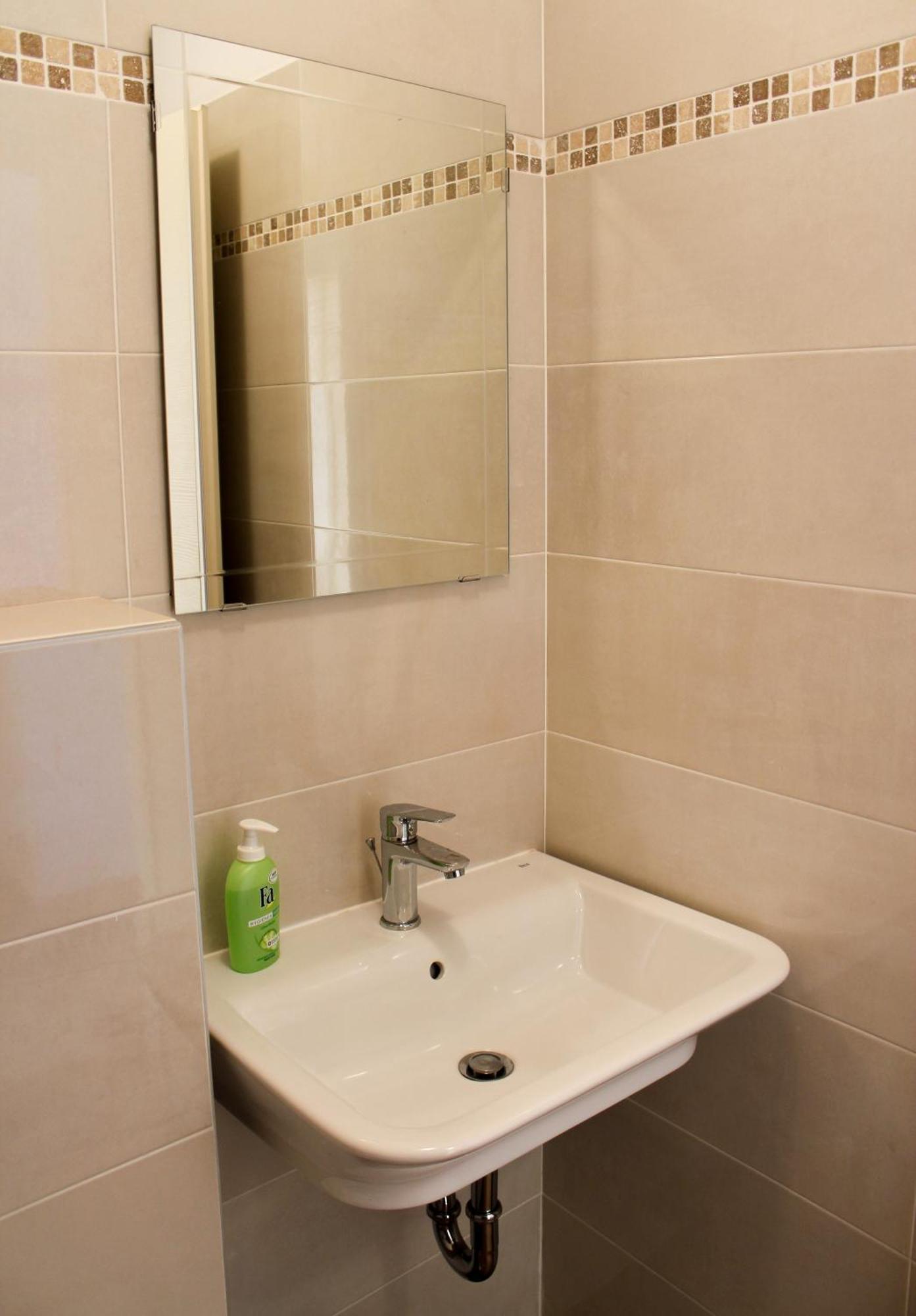Apartmani Marin1 Vrbnik Oda fotoğraf